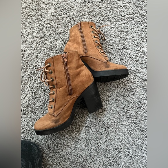 Tan side zip suede chunky heeled boots - Picture 5 of 7